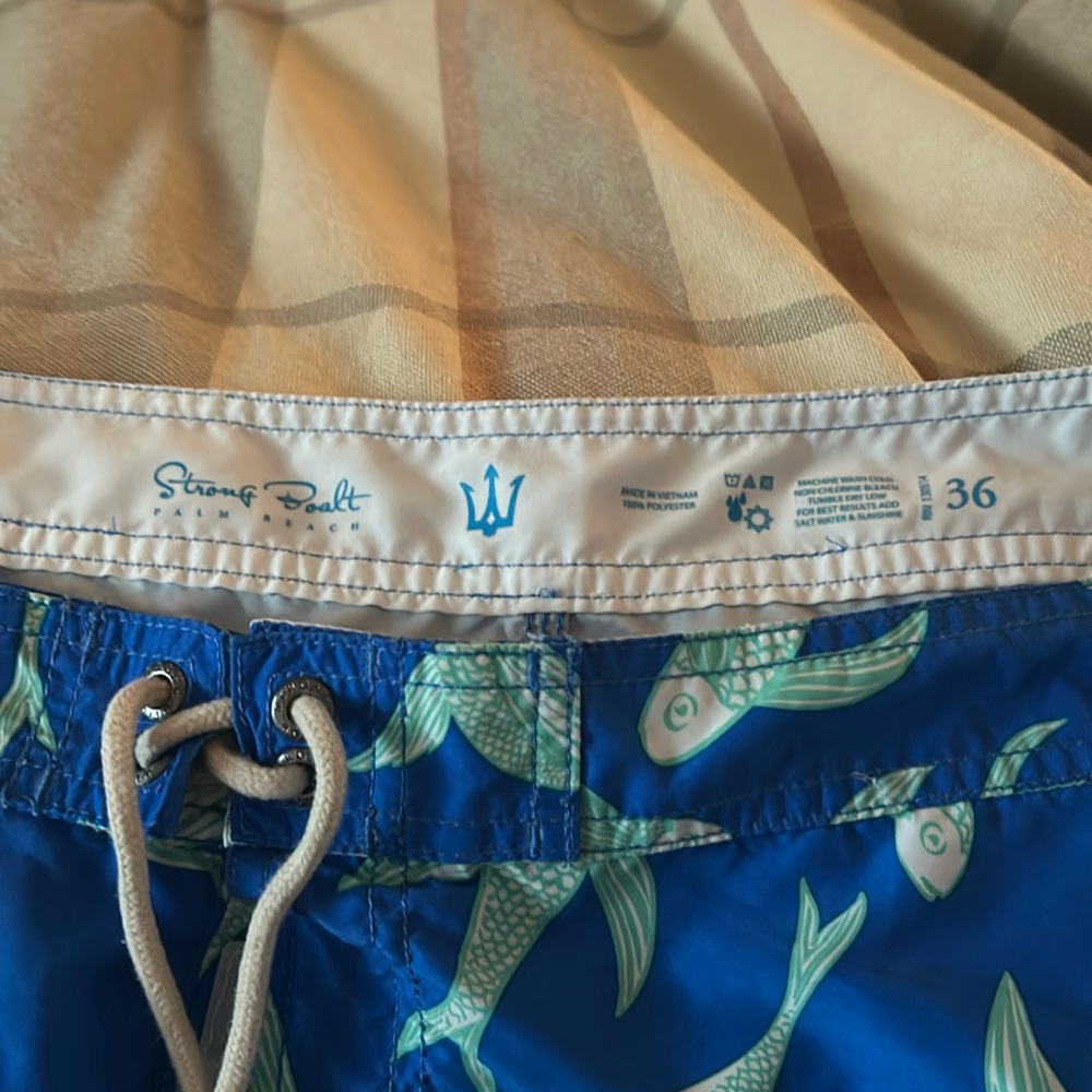 String Boalt Palm Beach men’s size 36 swim trunks.  Purchased on vacation.
